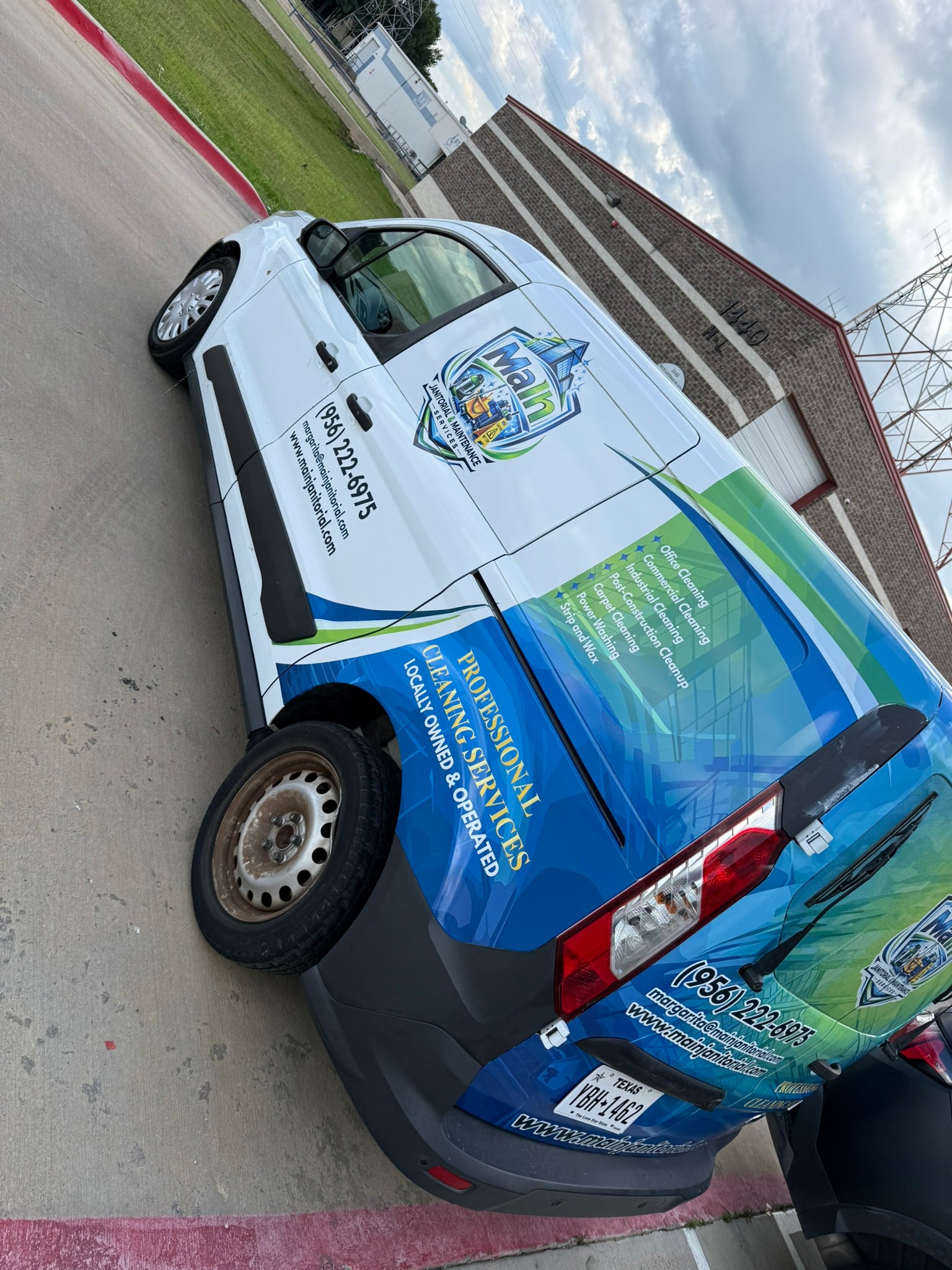 Premium 3/4 Commercial Van Vinyl Wrap - Ford Transit