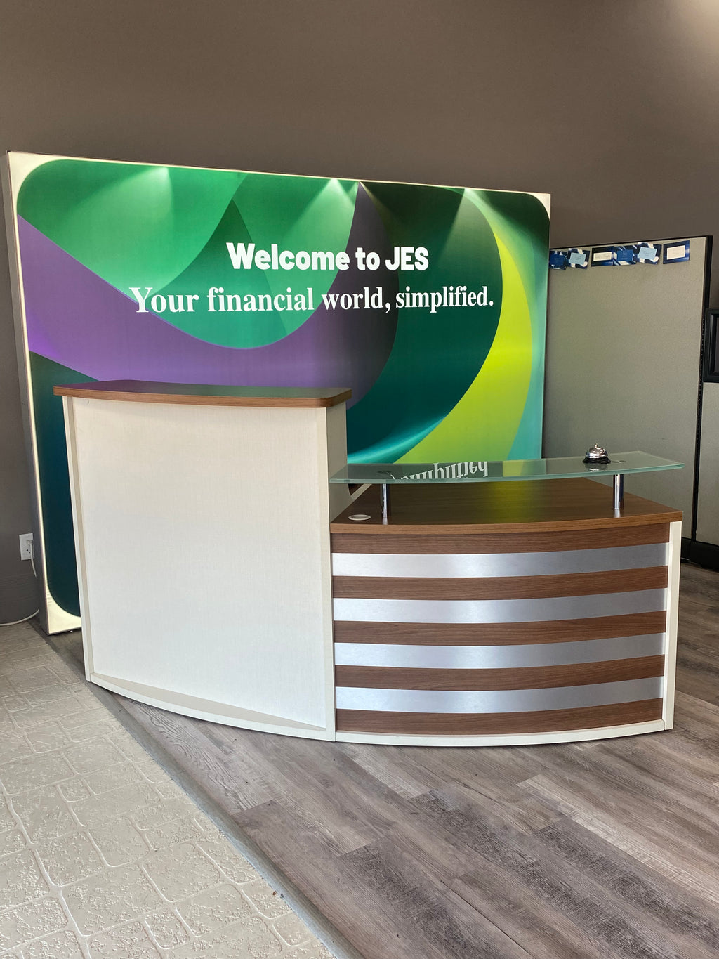 GlowStand Pro  Display Wall