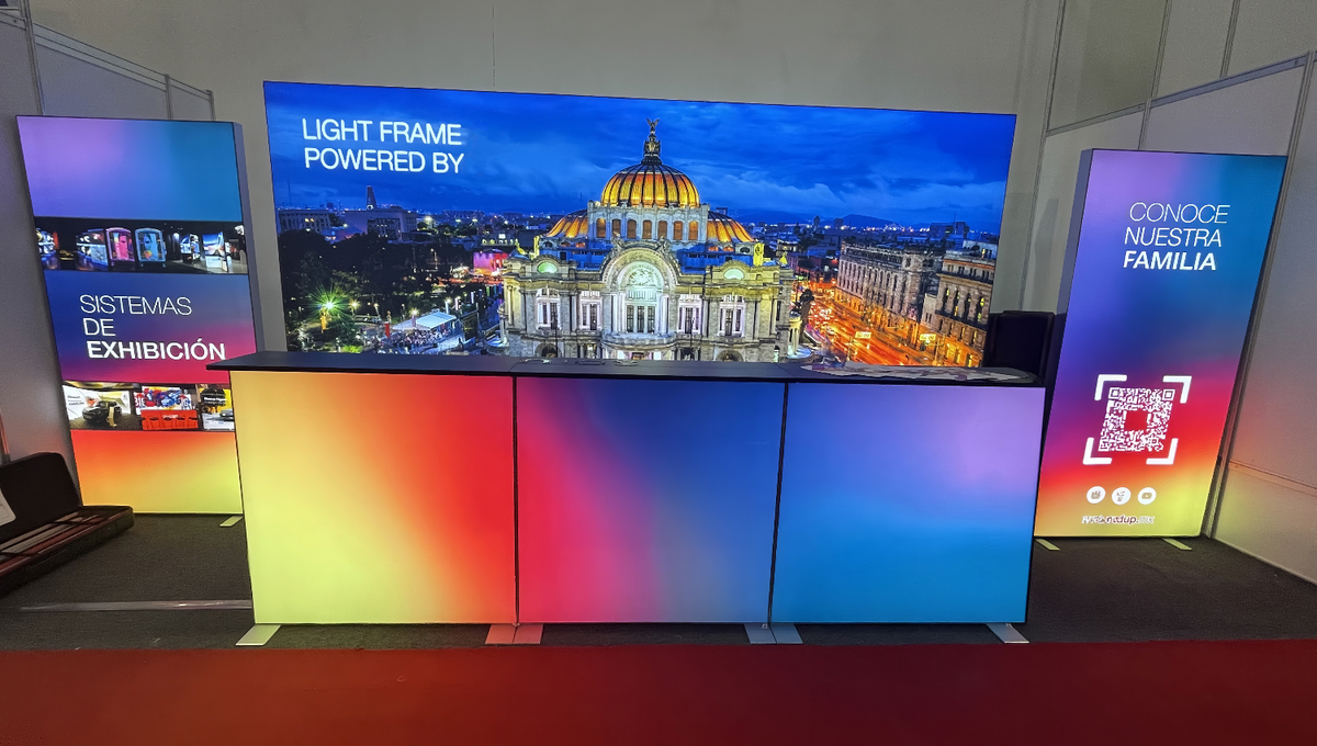 GlowStand Pro  Display Wall